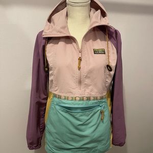 Windbreaker pullover